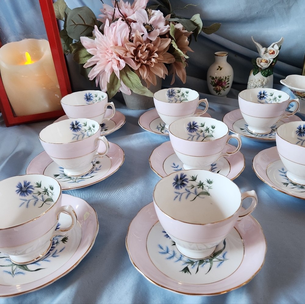 Beautiful Pink Colclough Bone China Cup And Saucers Set Of 8 Made In ENGLAND - Picture 1 of 11